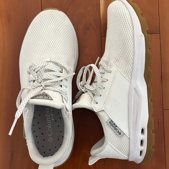 Columbia White and Tan Women's Sneakers - Picture 1 of 4